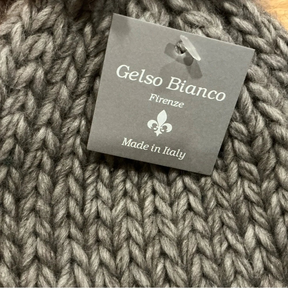 Gelso Bianco Made in Italy alpaca wool blend Pom hat grey and pink